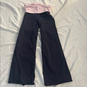 Edikted  navy pink yoga pants